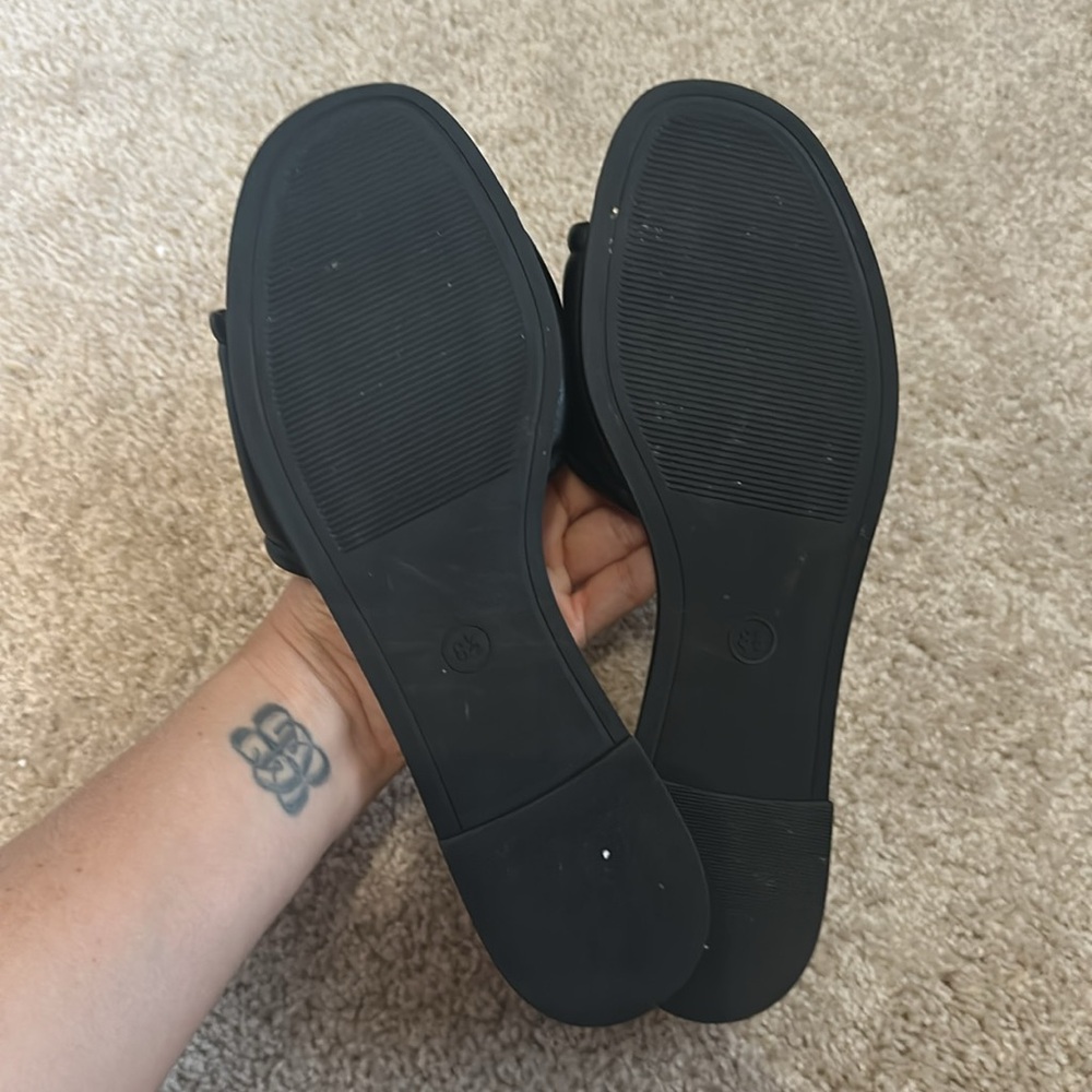 A New Day Target Slides Black with Gold detailing women’s 8.5 - Picture 5 of 5